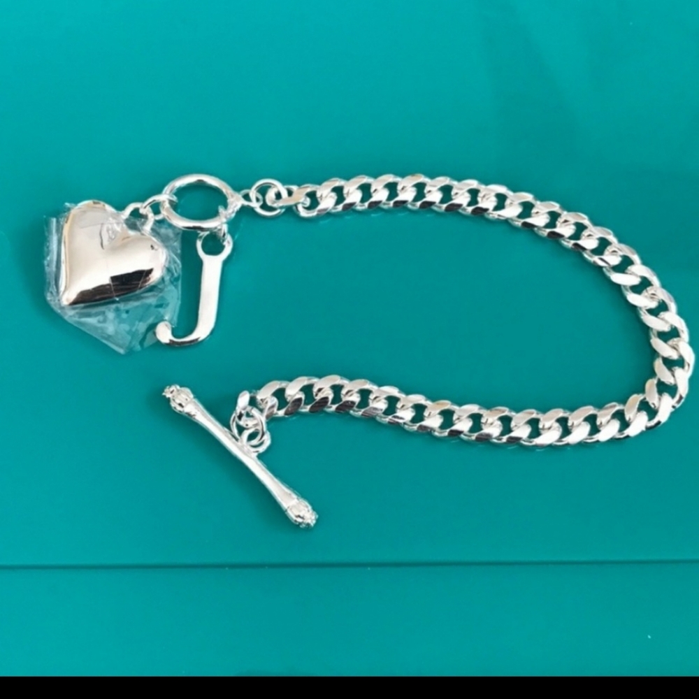 Gorgeous silver bracelet